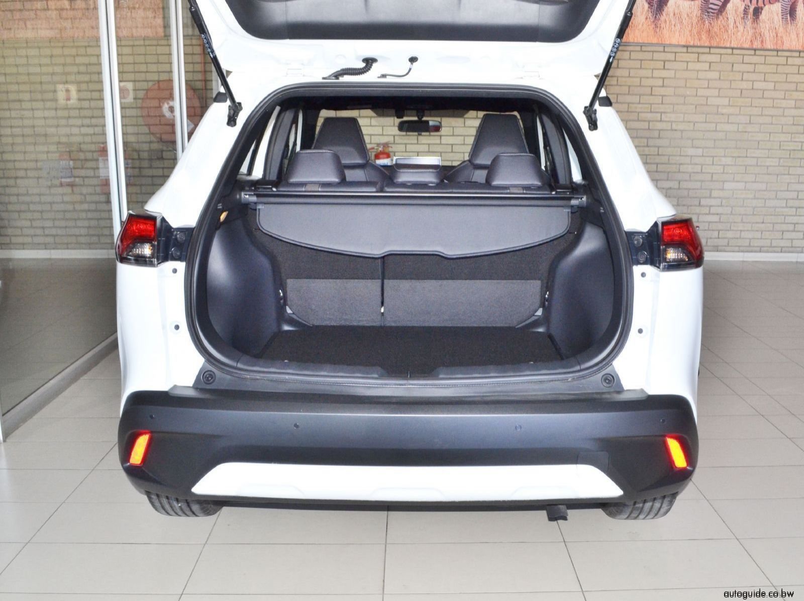 2026 Toyota Corolla Cross 1.8 XS HEV A/T pictures