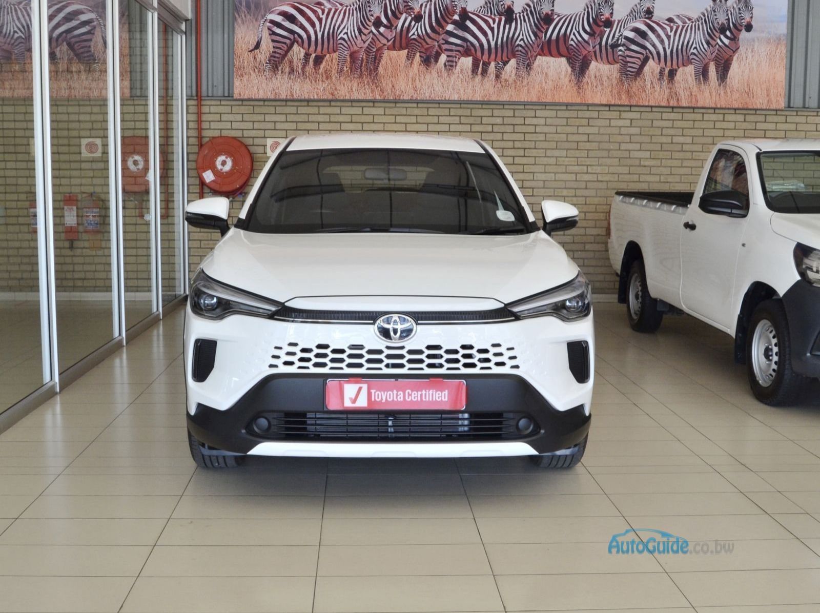 2026 Toyota Corolla Cross 1.8 XS HEV A/T pictures