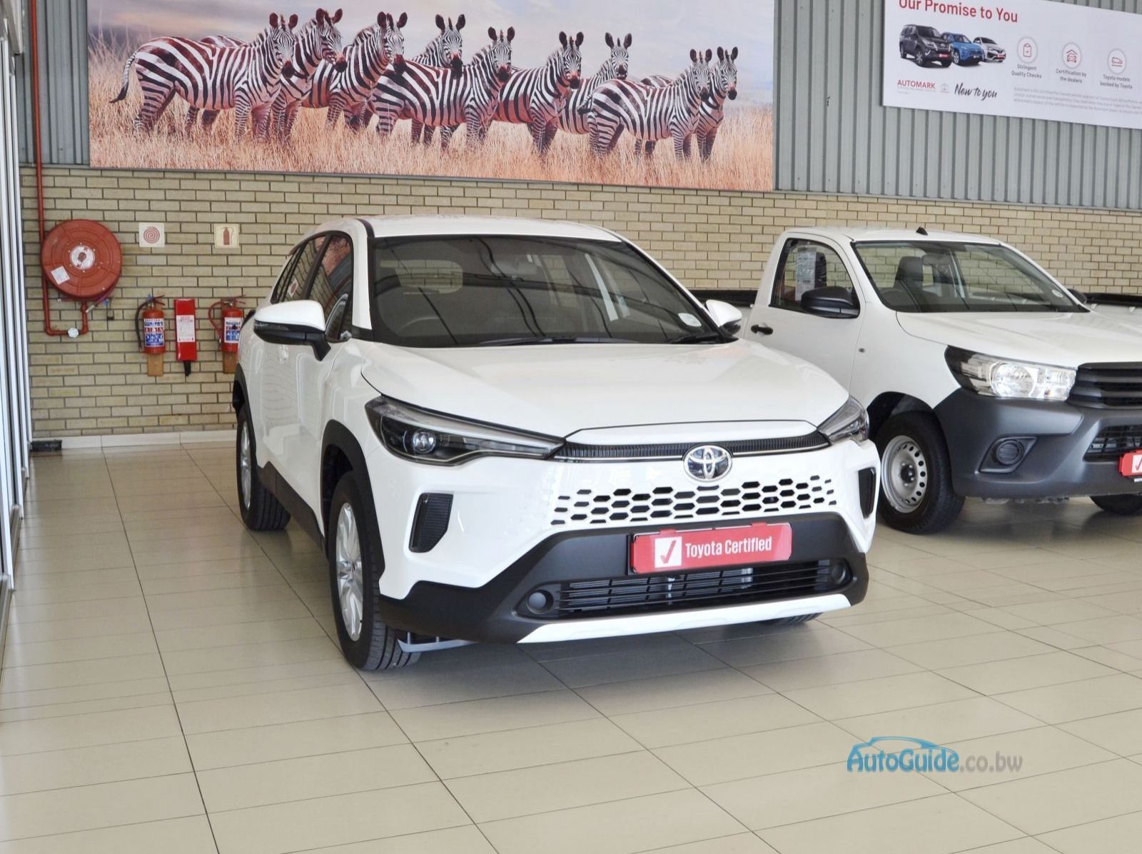 2026 Toyota Corolla Cross 1.8 XS HEV A/T pictures