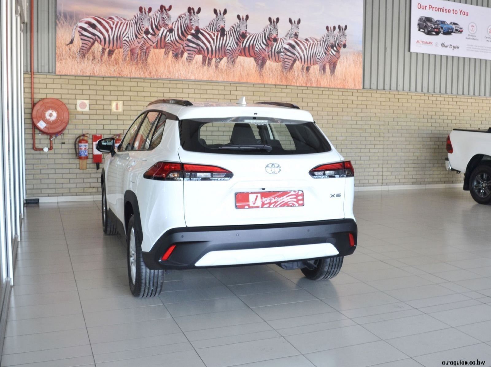 2026 Toyota Corolla Cross 1.8 XS HEV A/T pictures