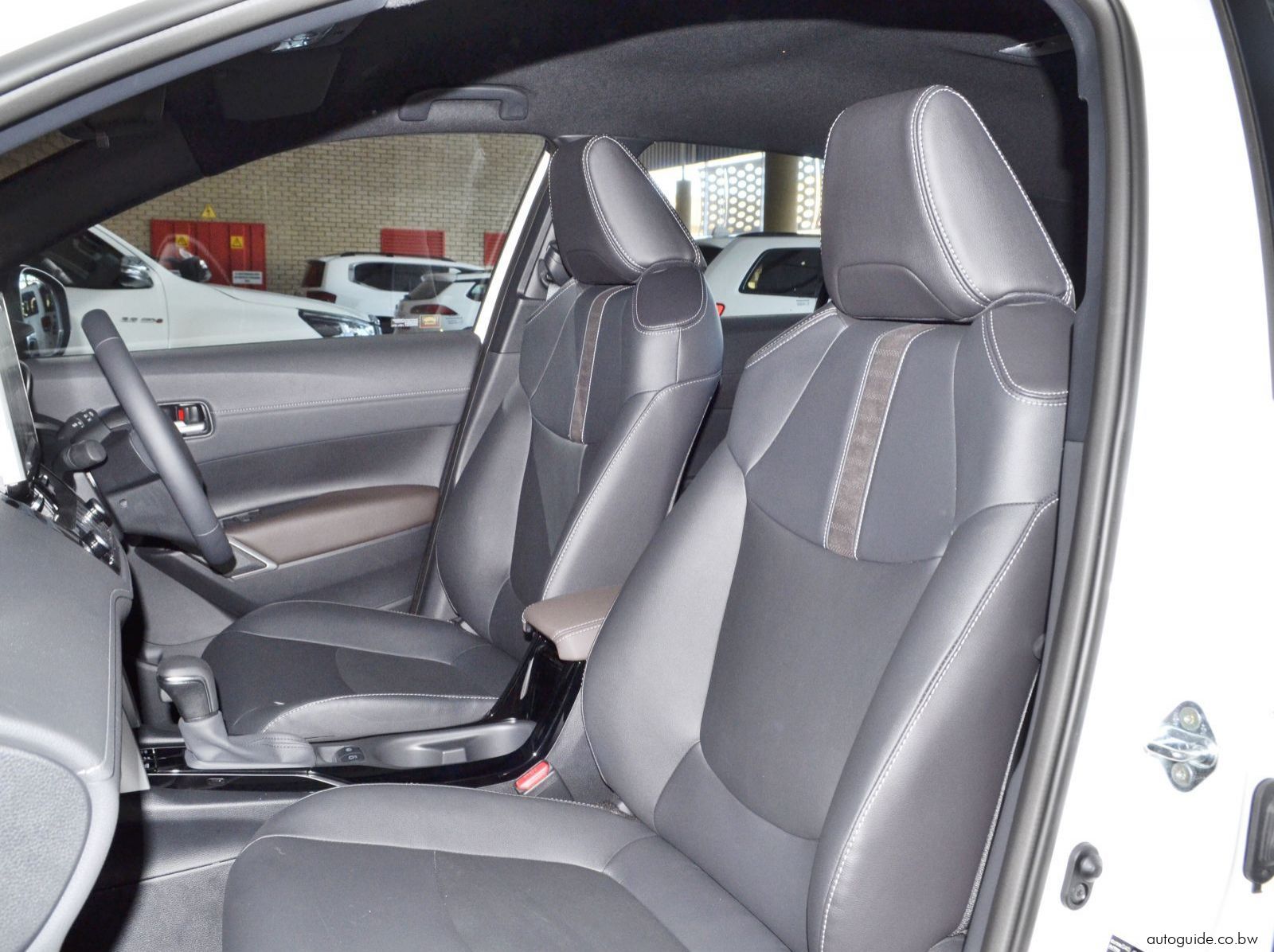 2025 Toyota Corolla Cross XS HEV (CVT) -  Hybrid pictures