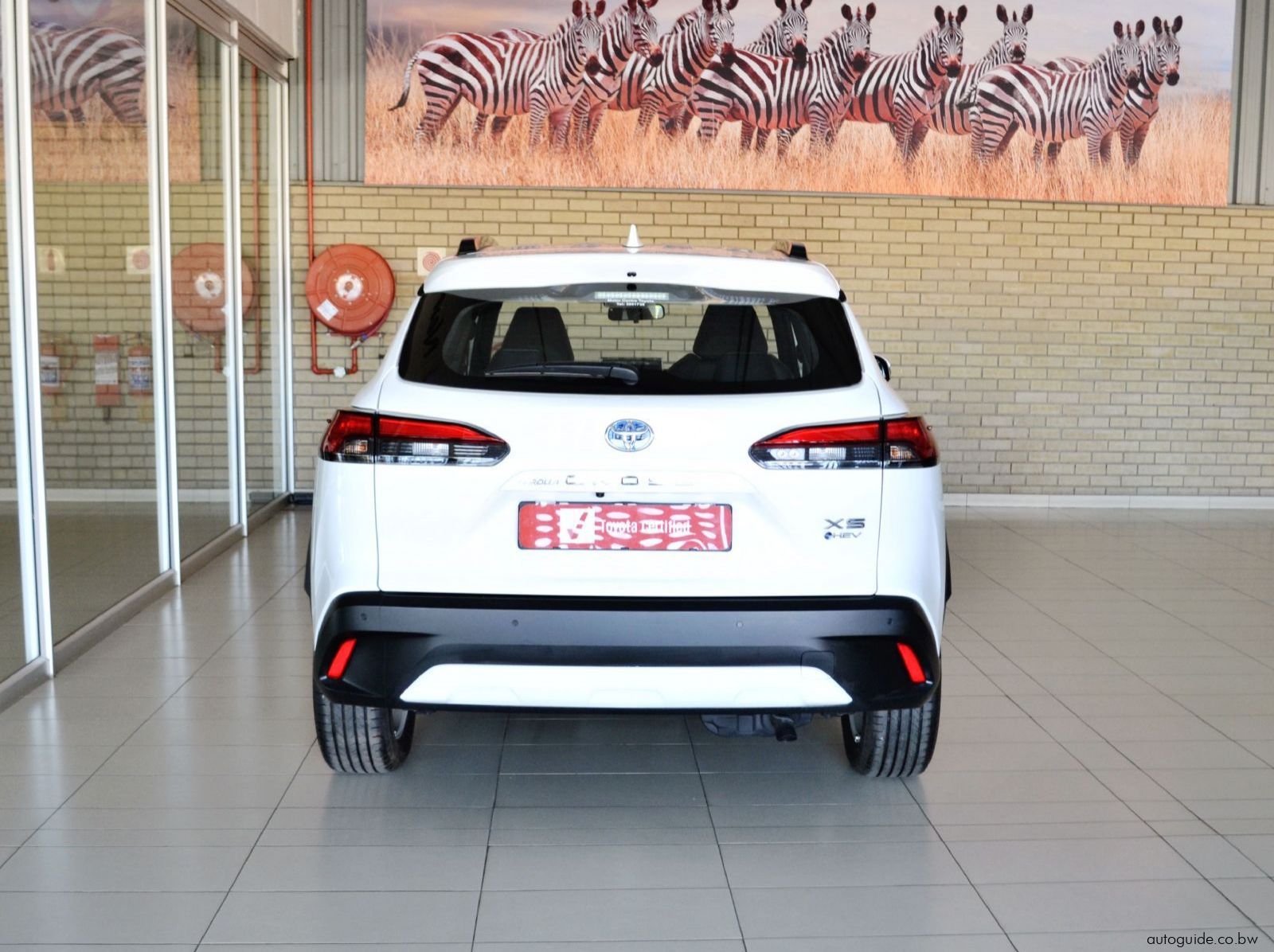 2025 Toyota Corolla Cross XS HEV (CVT) -  Hybrid pictures