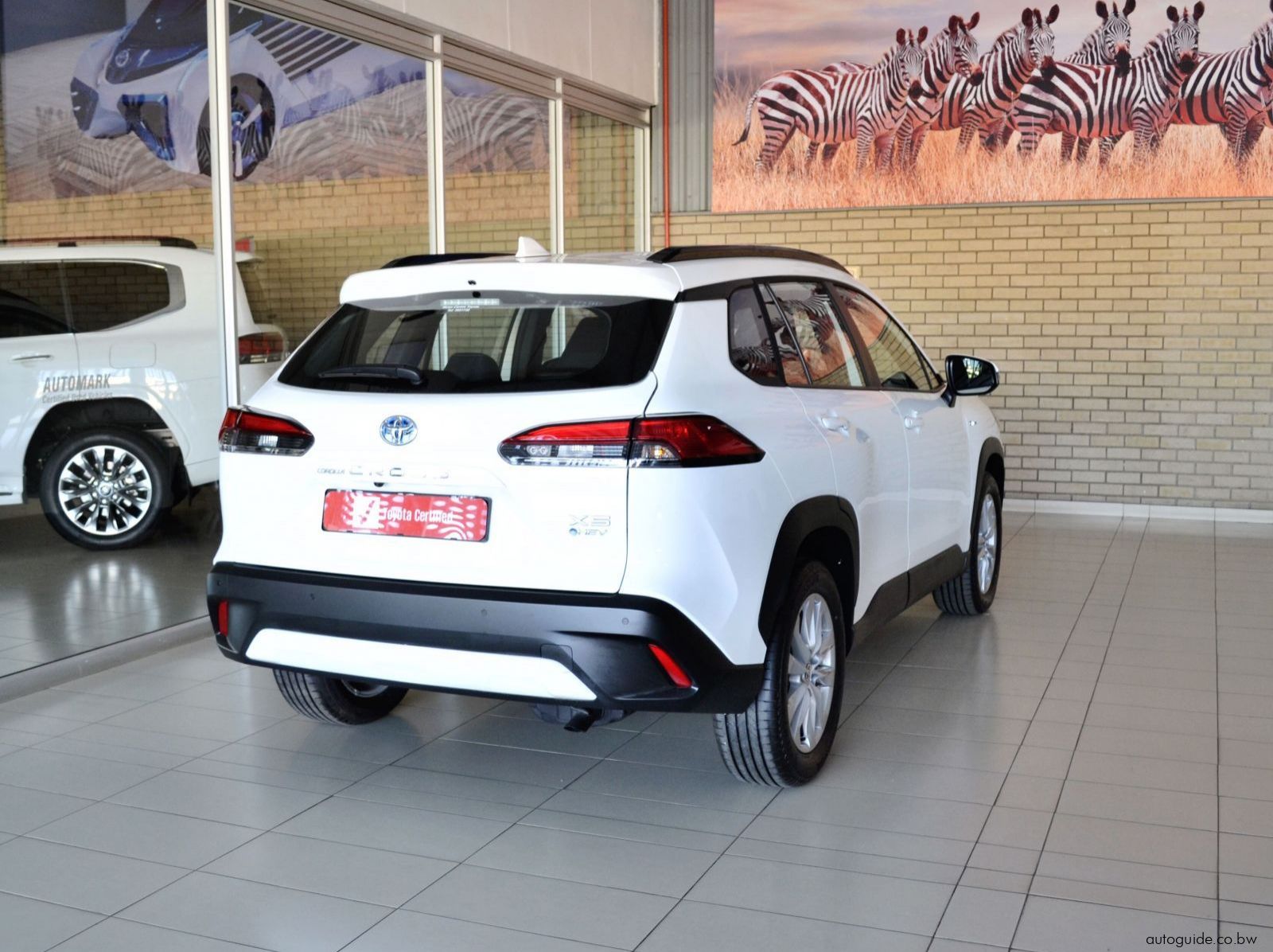 2025 Toyota Corolla Cross XS HEV (CVT) -  Hybrid pictures