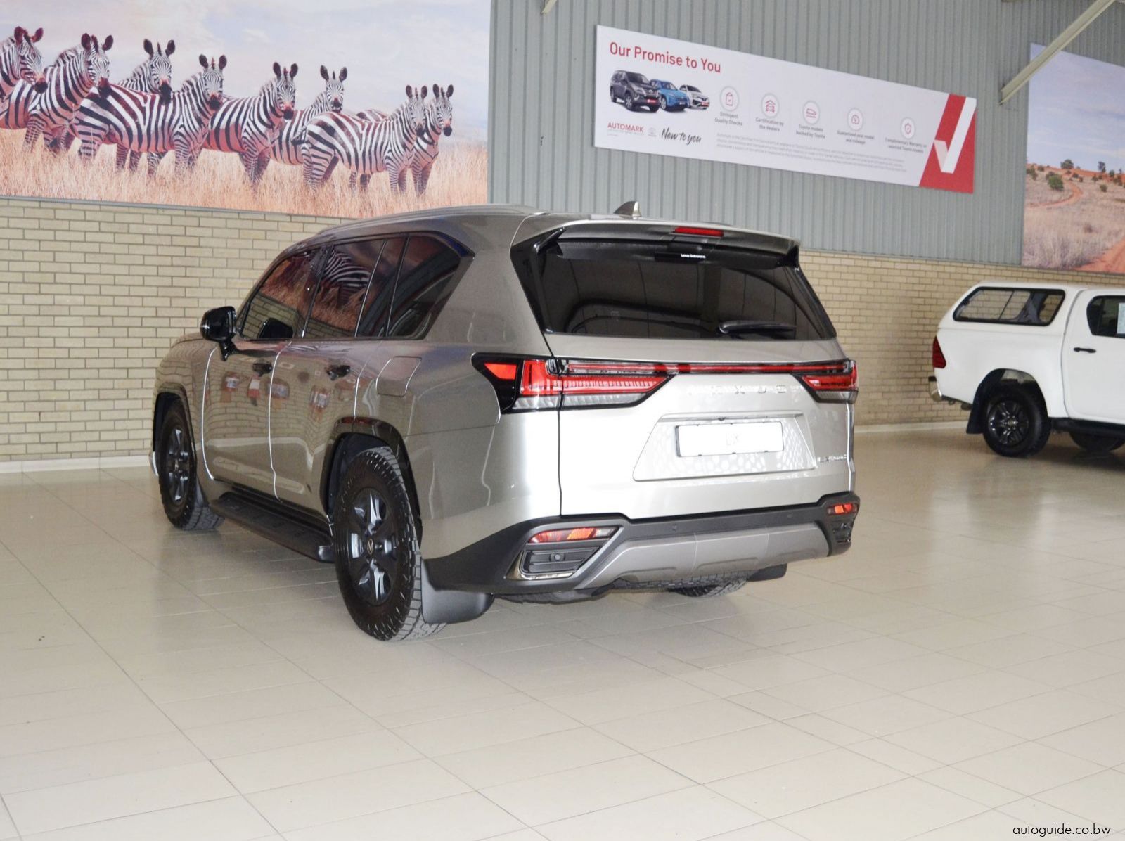 2025 Lexus LX500 D Overtrail pictures