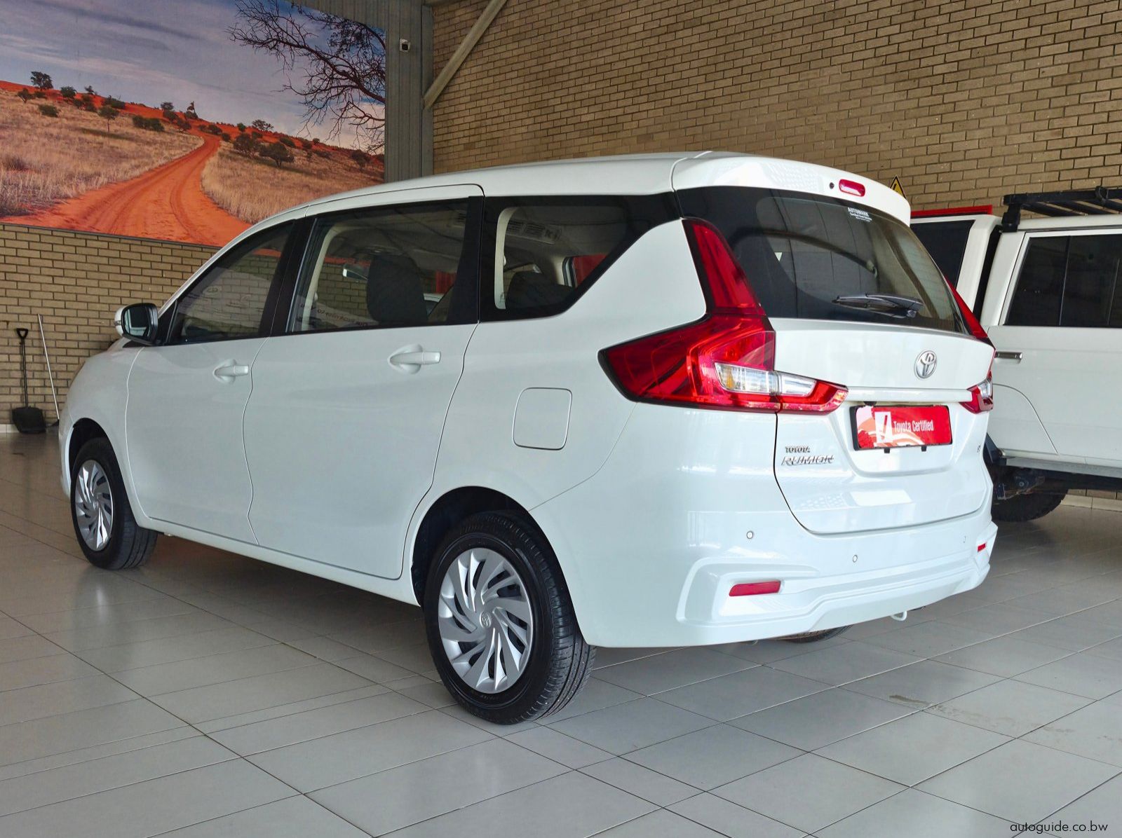 2025 Toyota Rumion 1.5 SX 7 Seater pictures