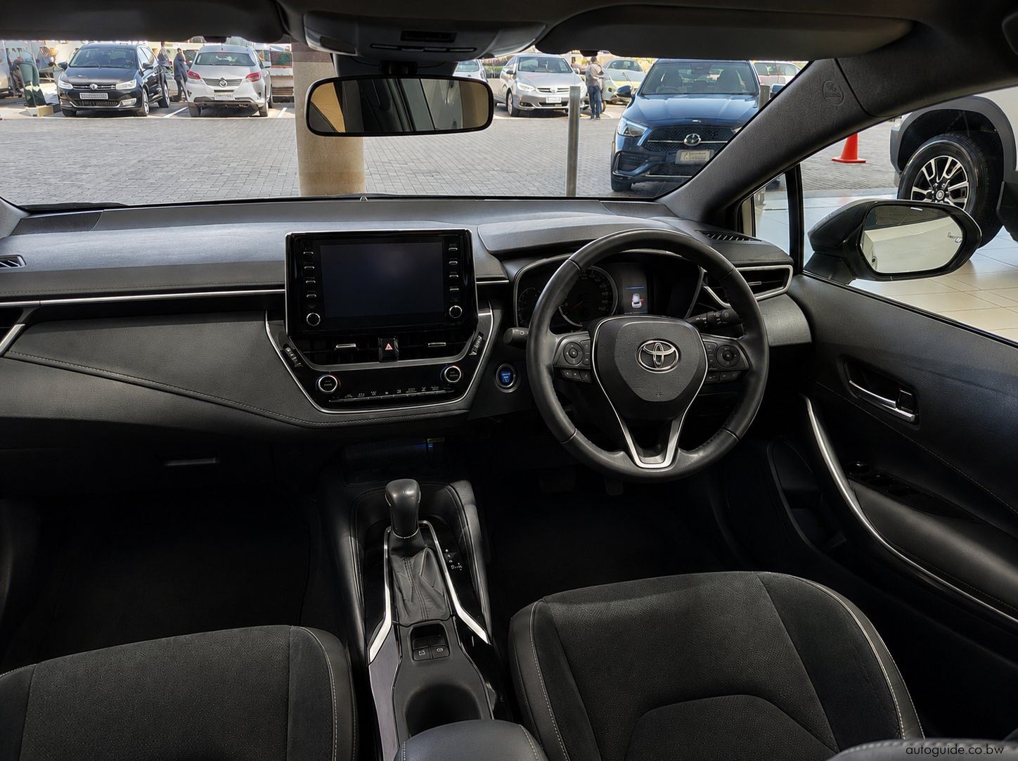 2020 Toyota Corolla Hatch XR pictures