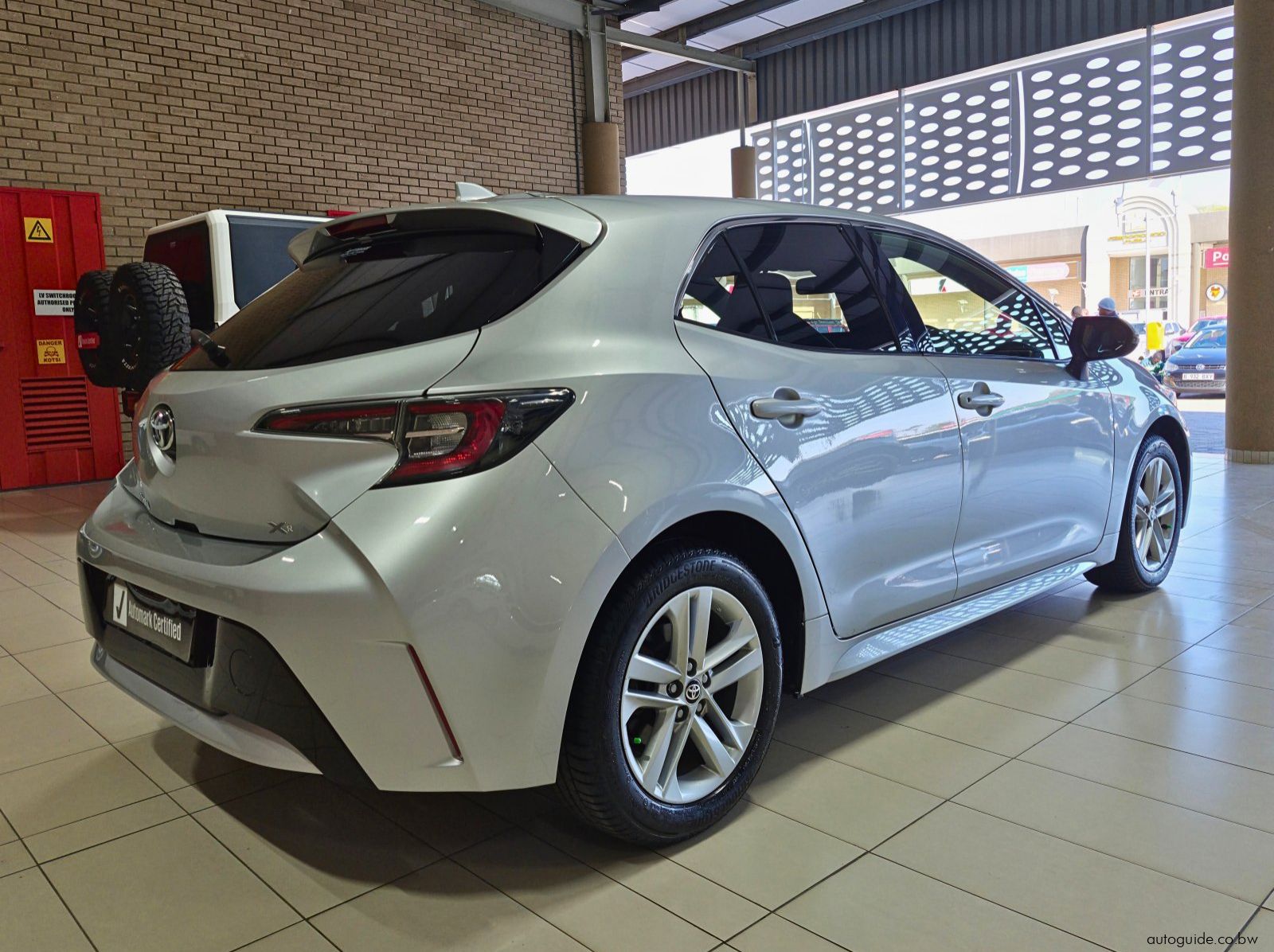 2020 Toyota Corolla Hatch XR pictures