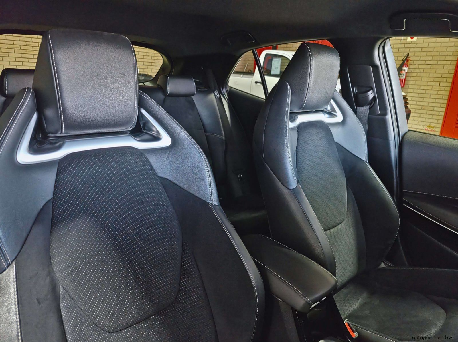 2020 Toyota Corolla Hatch XR pictures