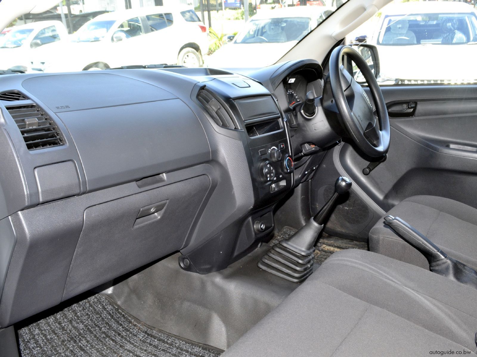 2025 Isuzu D-Max Gen6 Safety photo