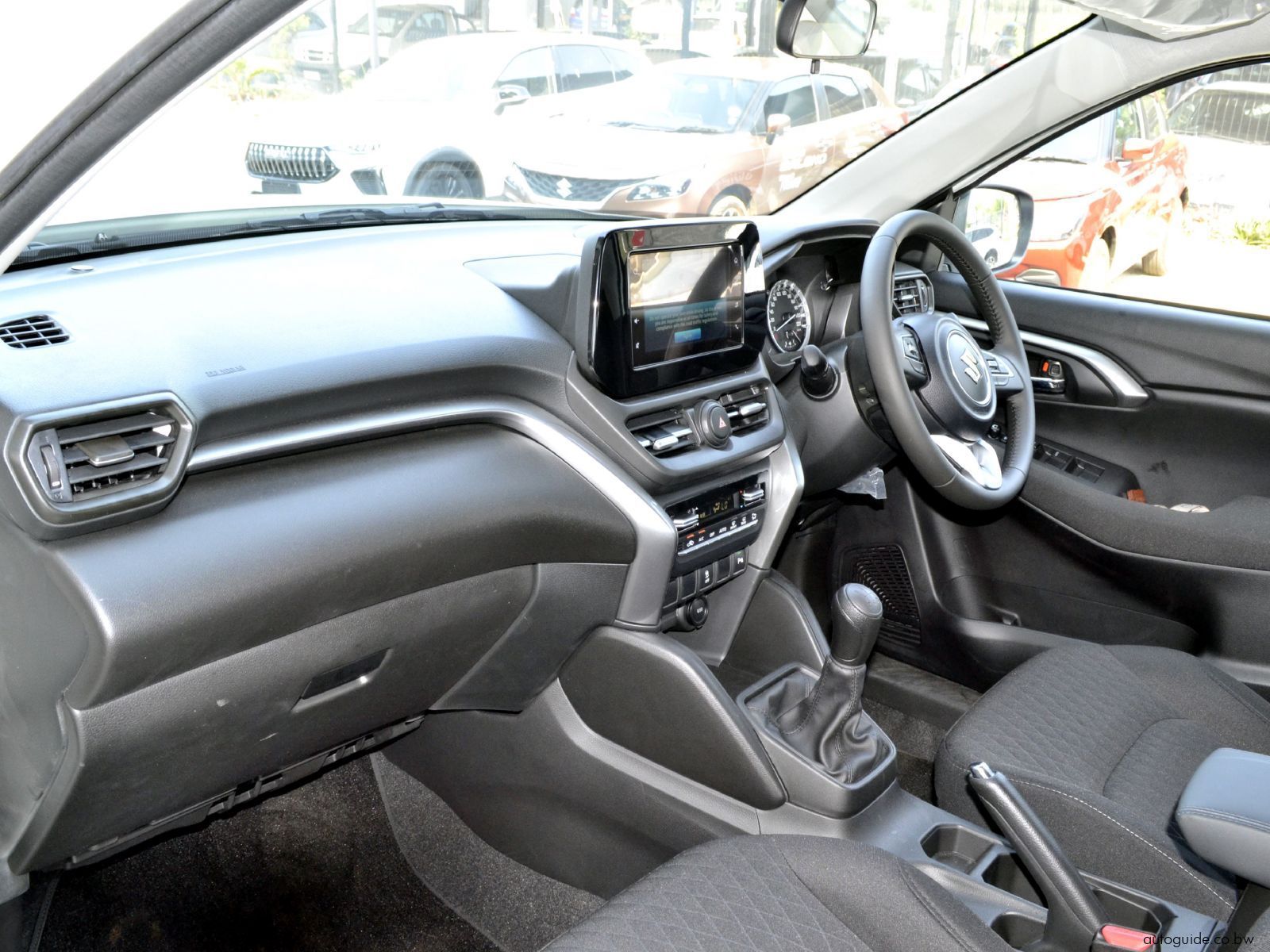 2025 Suzuki Grand Vitara photo