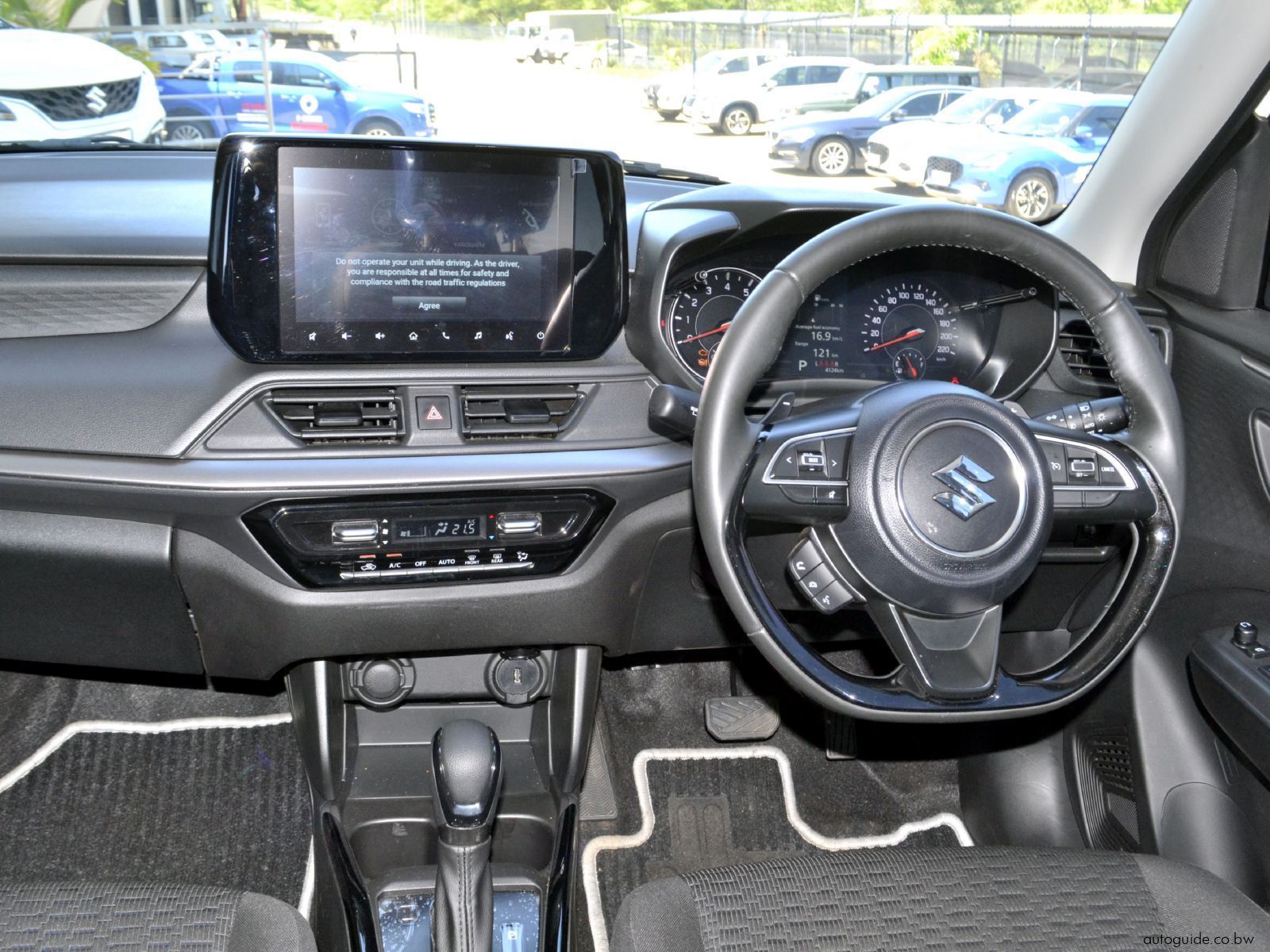 2025 Suzuki Swift photo