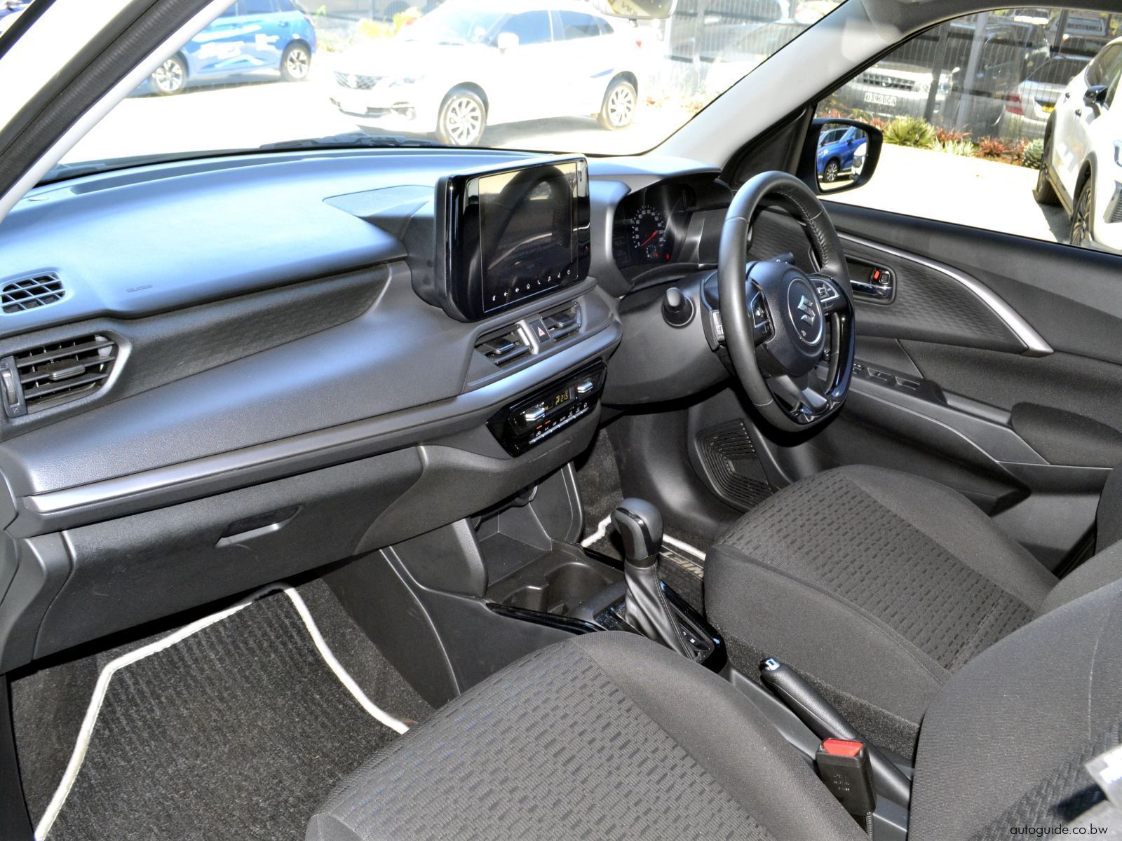 2025 Suzuki Swift photo