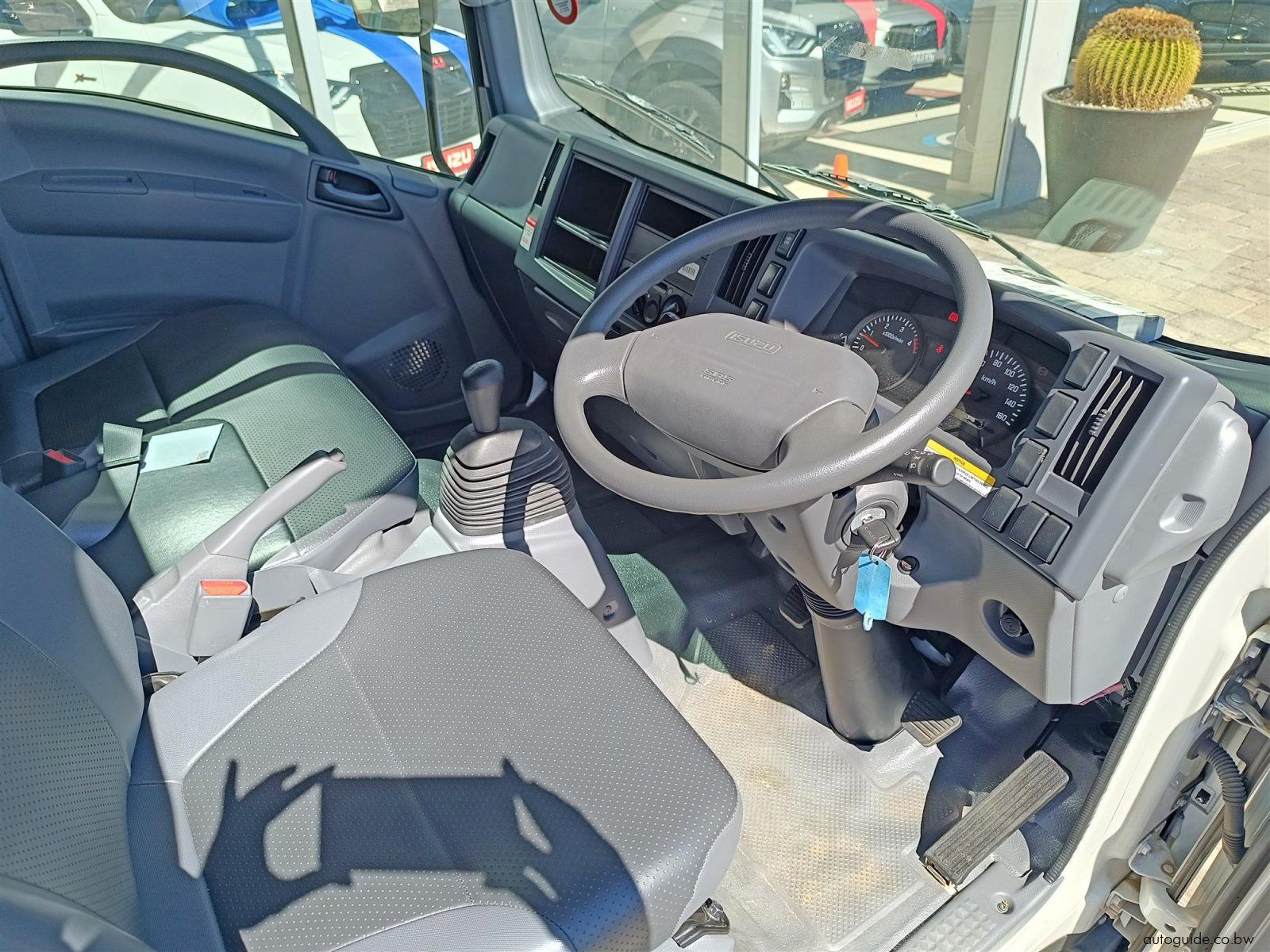 2022 Isuzu NLR 150 photo