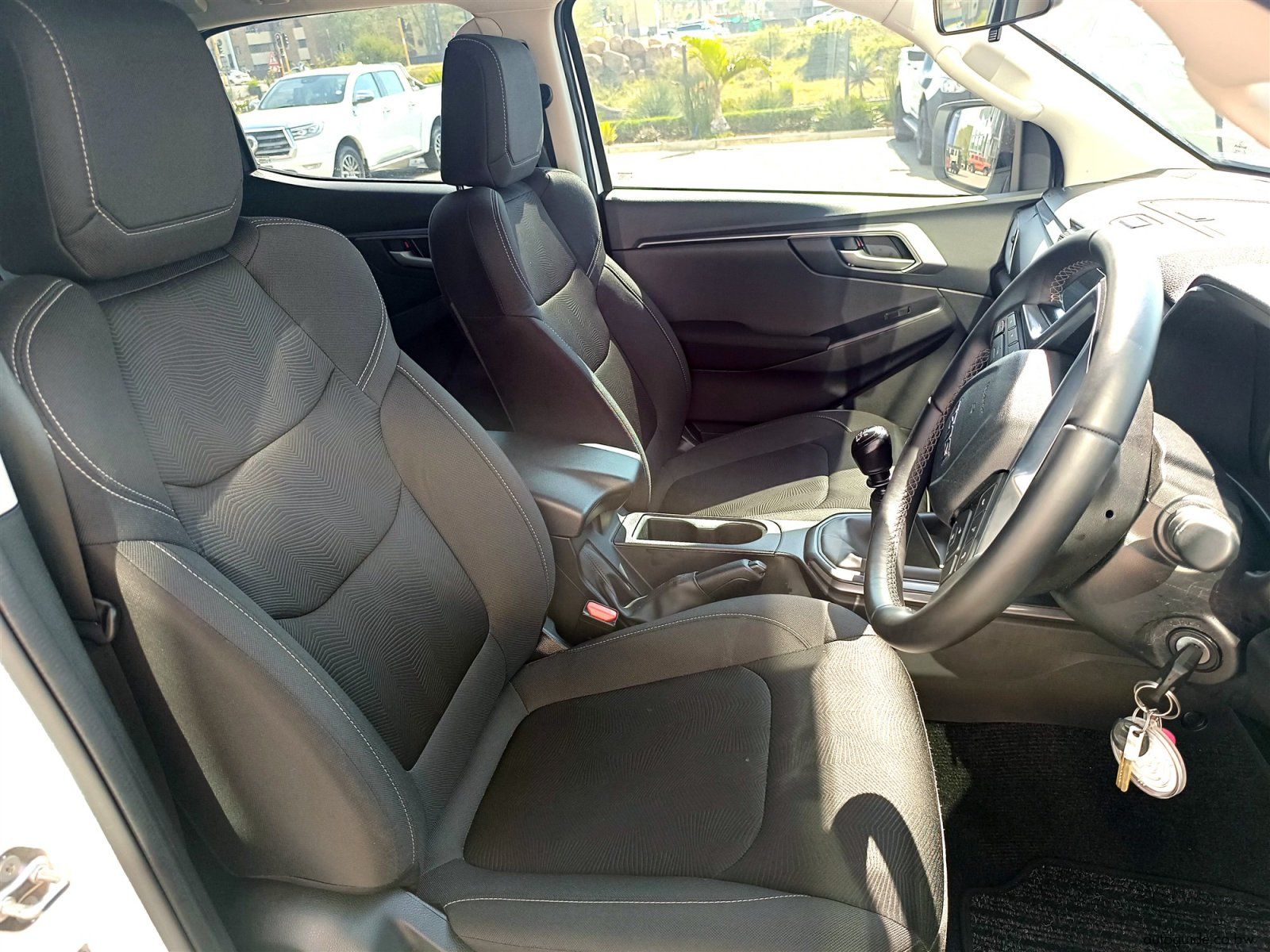 2025 Isuzu D-Max 4x4 3.0L photo