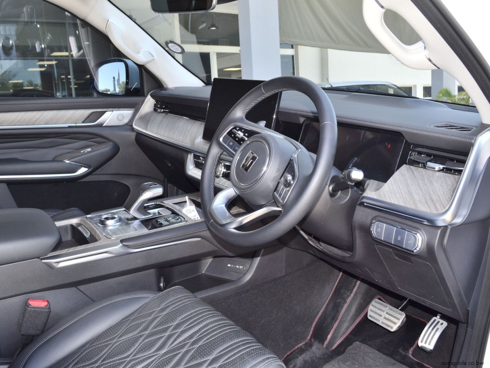 2025 GWM Tank 500 - Petrol/ Hybrid photo