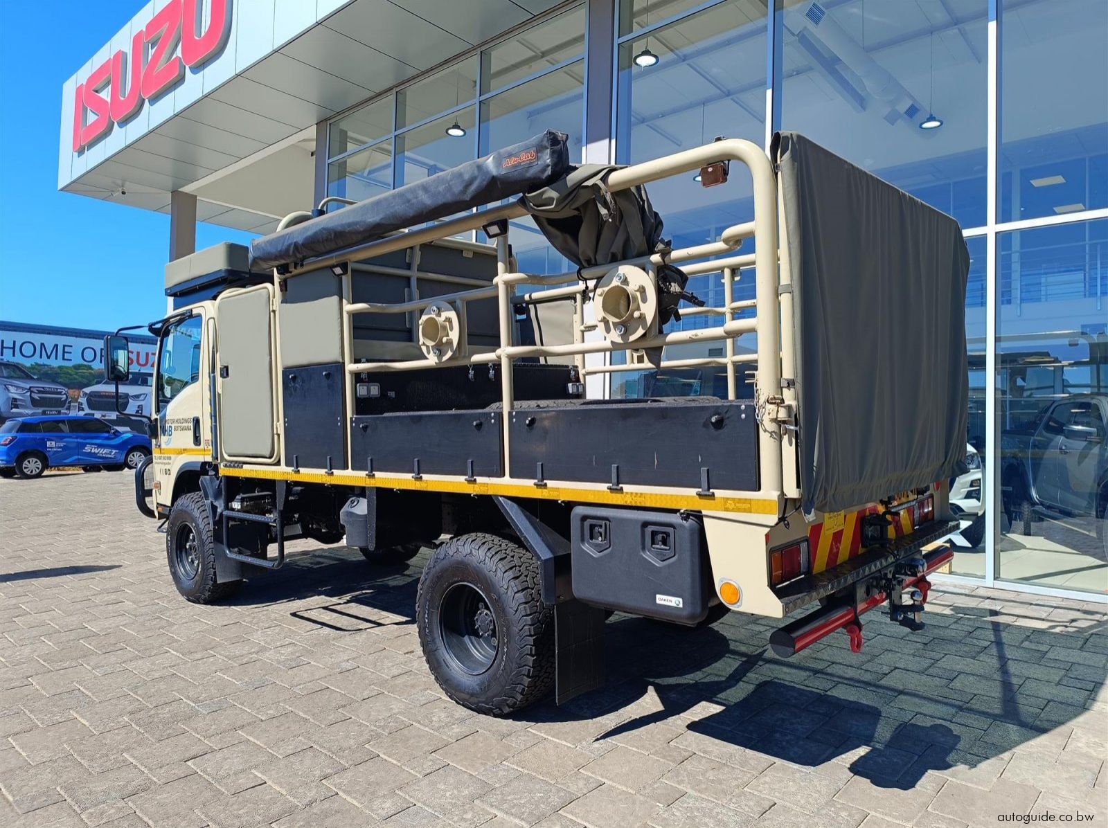 2025 Isuzu NPS 300 pictures