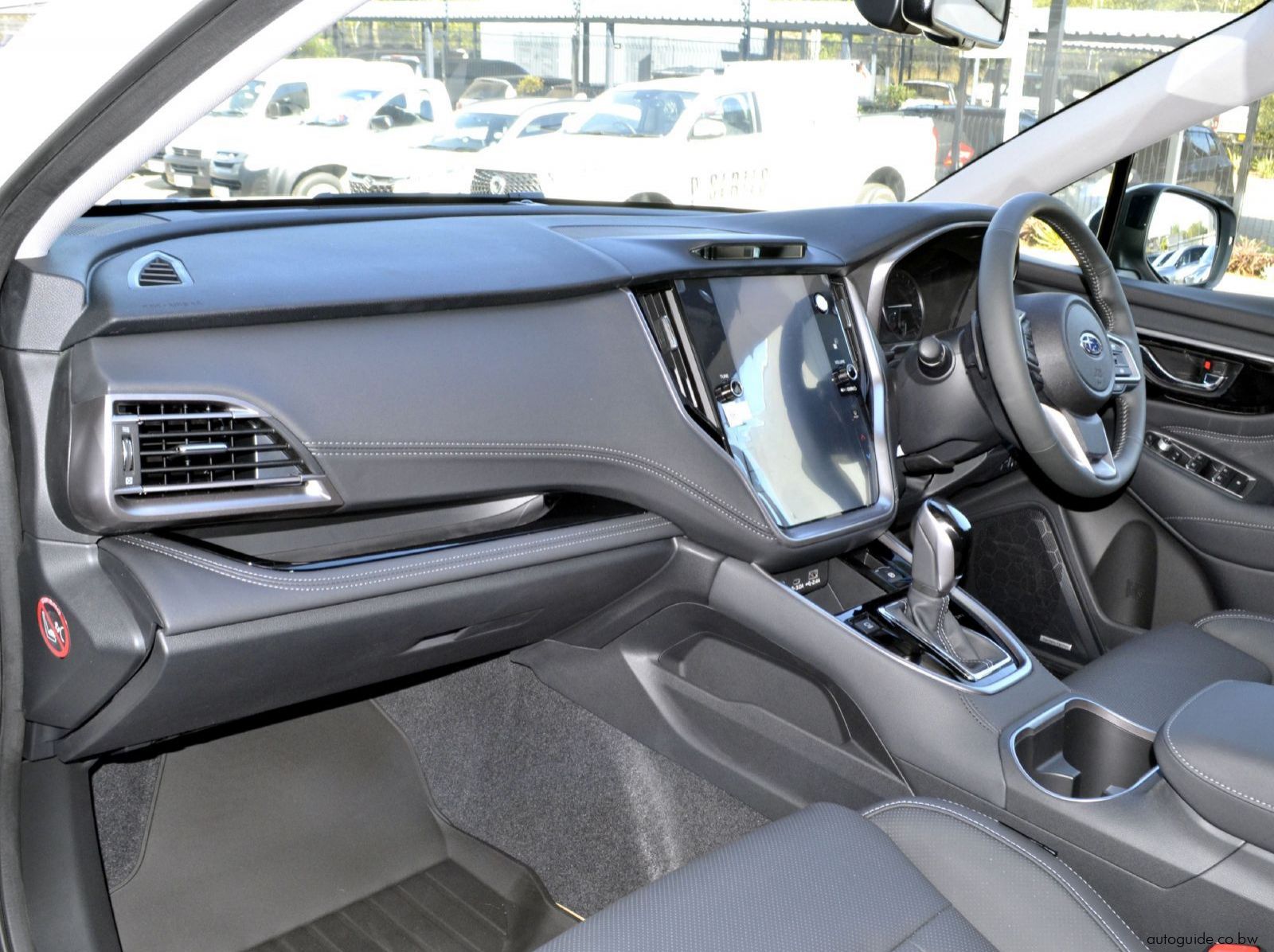 2025 Subaru Outback XT pictures