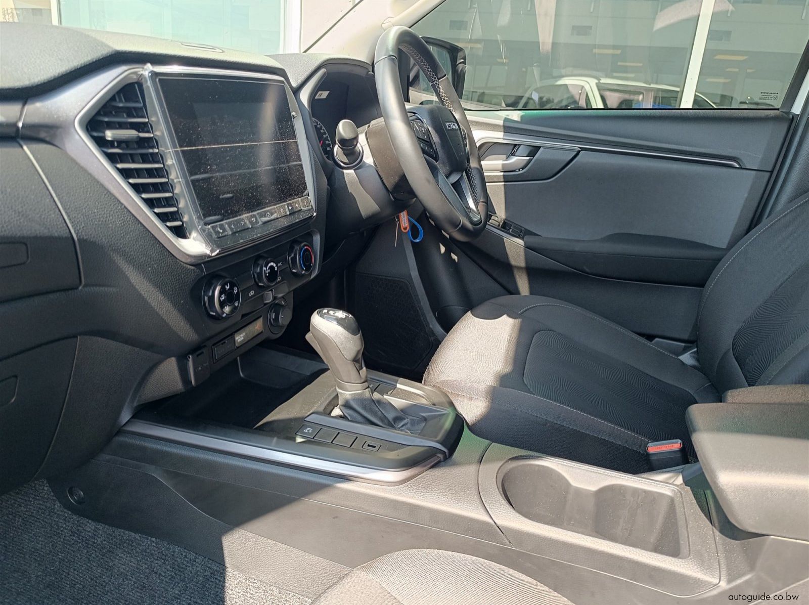 2025 Isuzu D-Max 4x4 3.0L A/T pictures