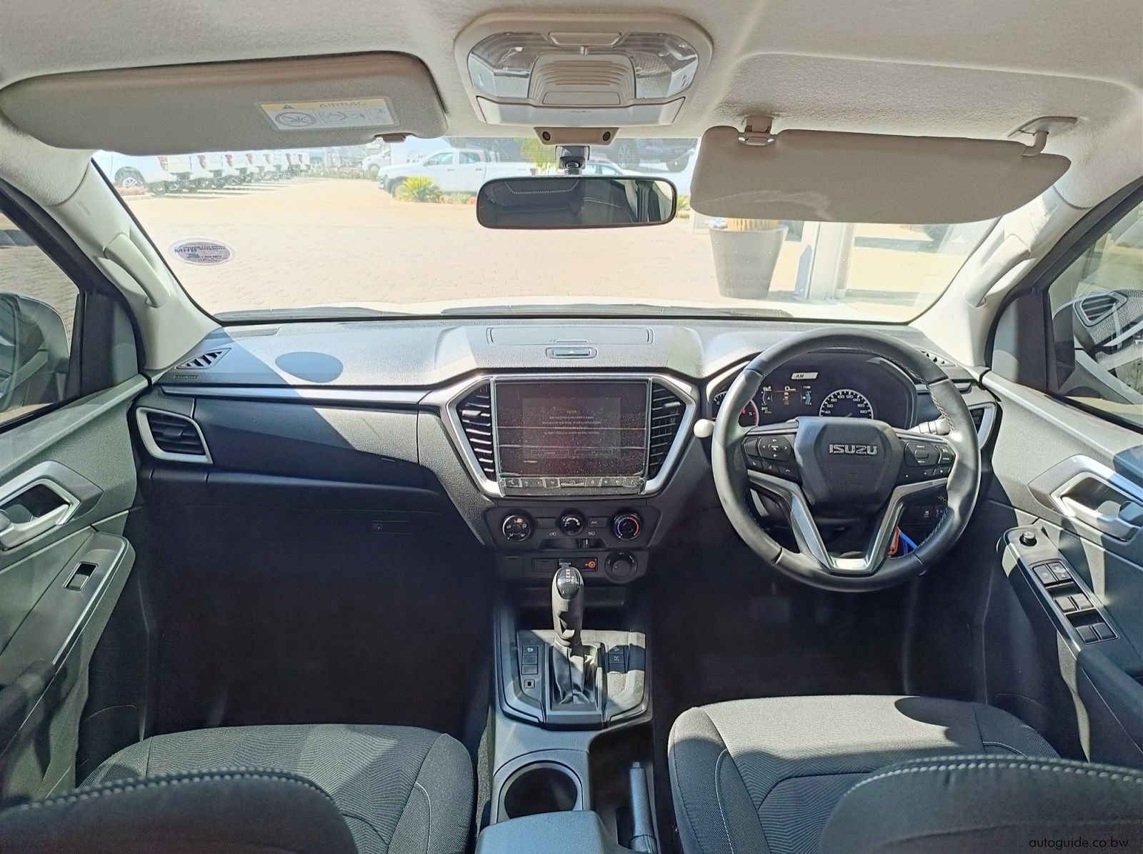 2025 Isuzu D-Max 4x4 3.0L A/T pictures