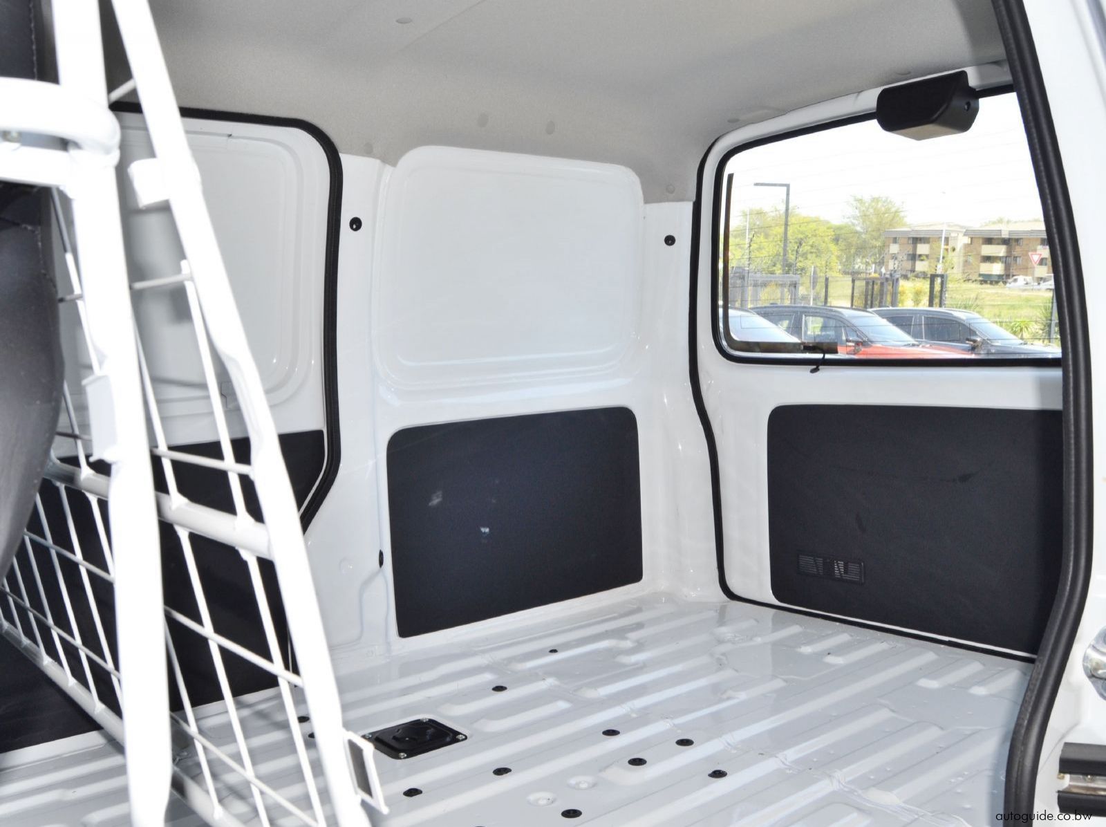 2025 Suzuki Ecco pictures