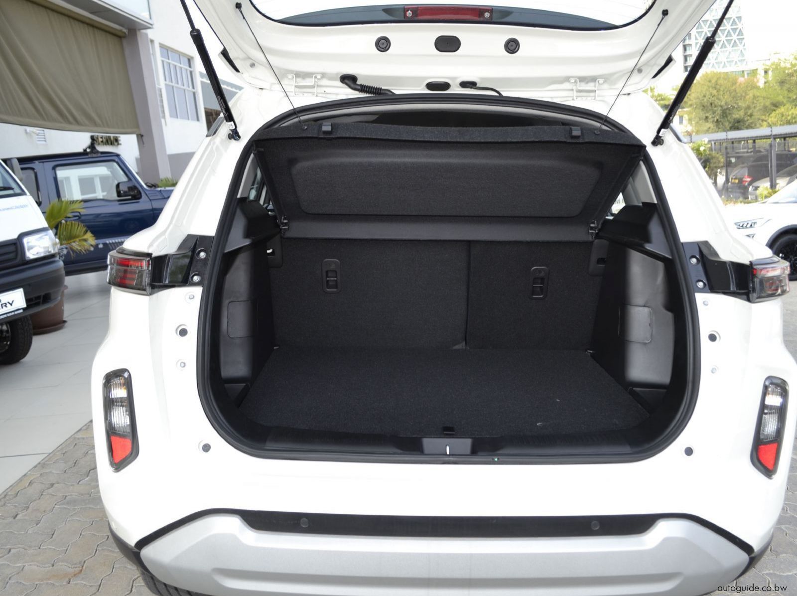 2025 Suzuki Grand Vitara pictures