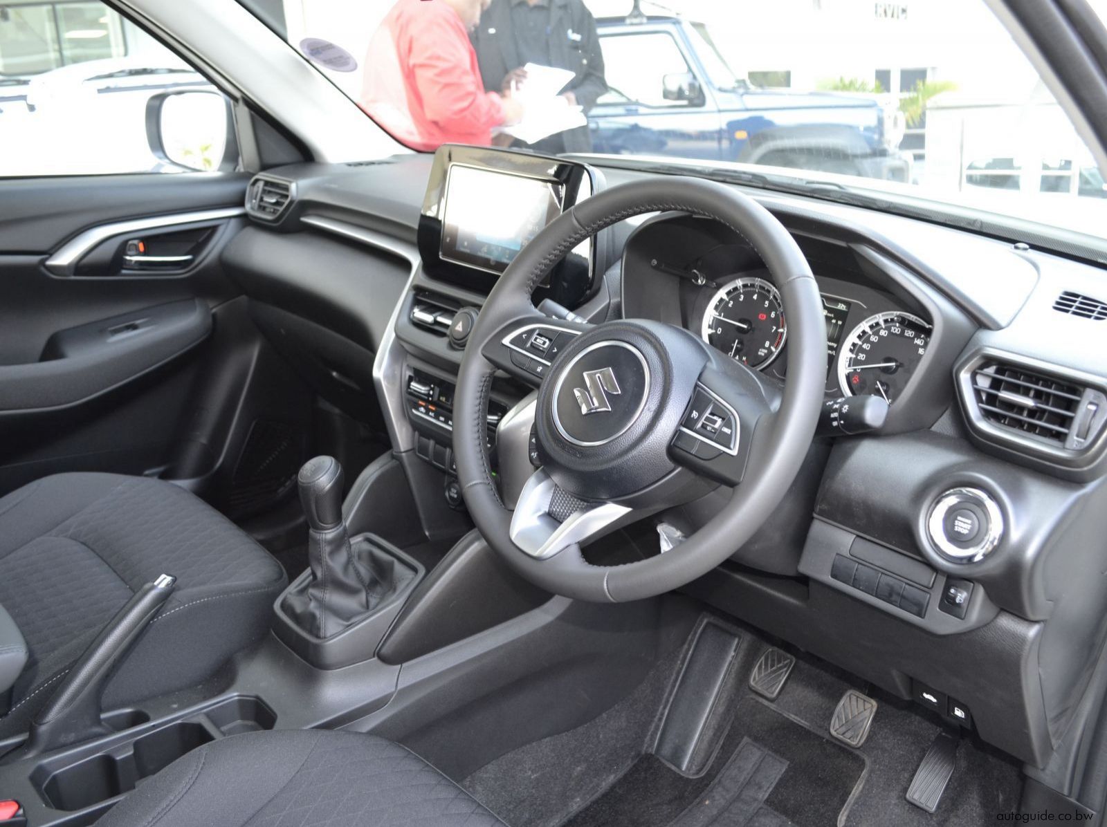 2025 Suzuki Grand Vitara pictures