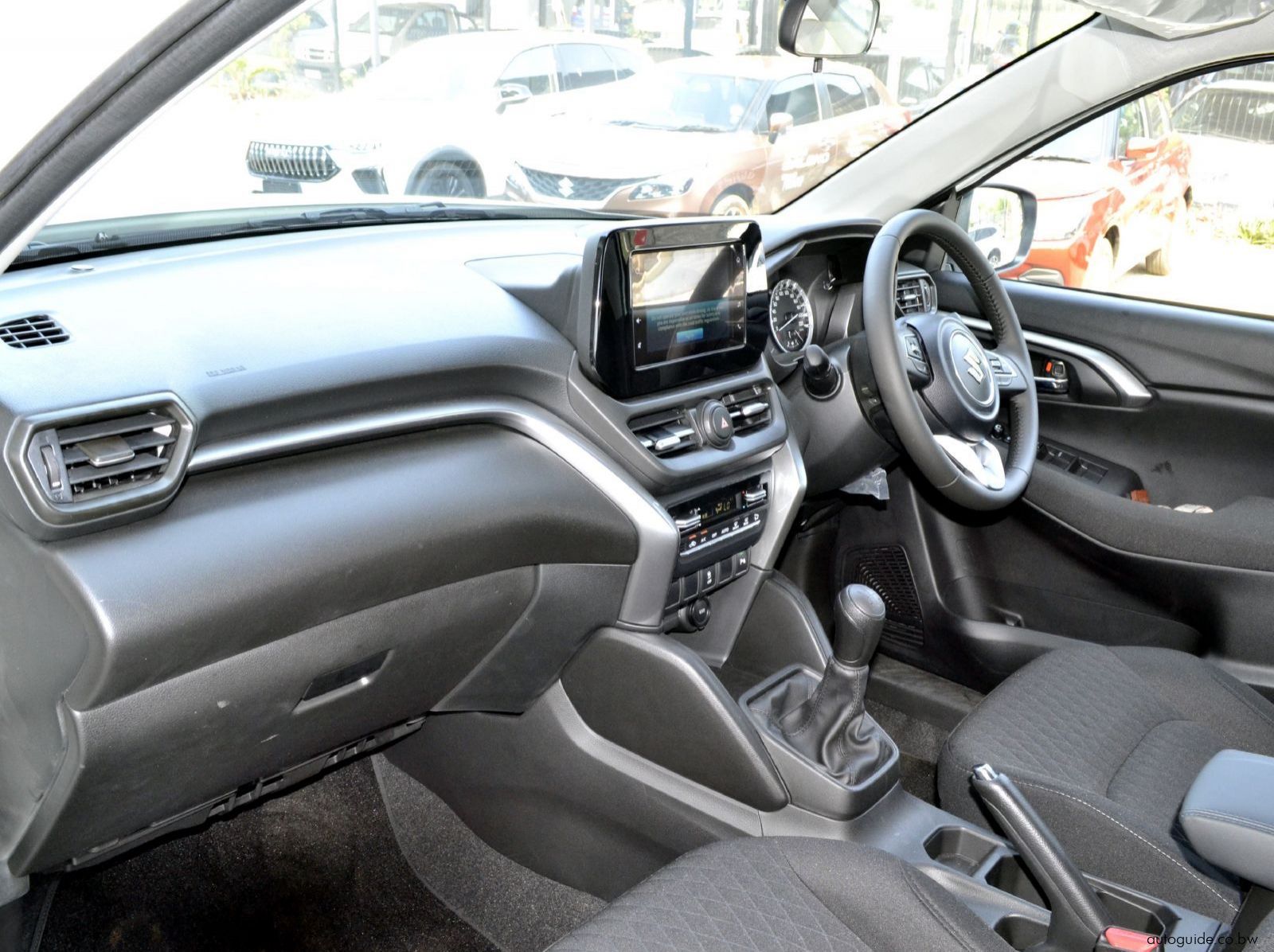 2025 Suzuki Grand Vitara pictures