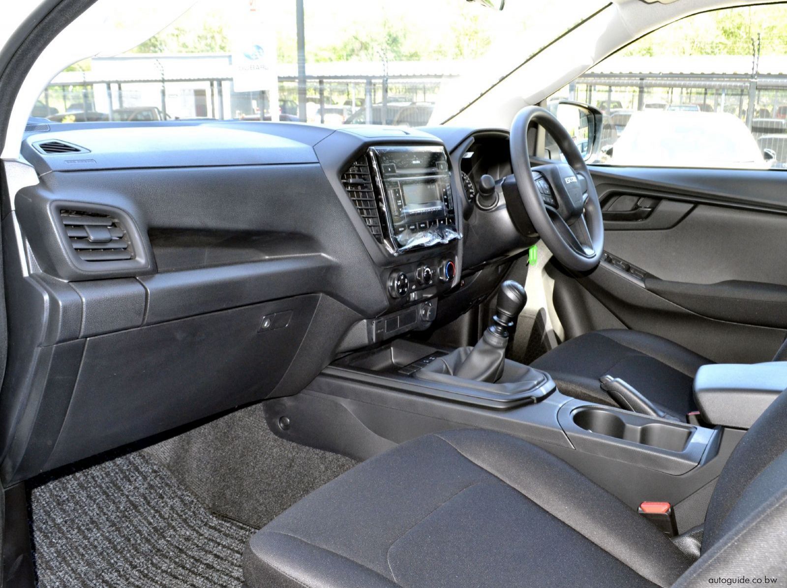 2025 Isuzu D-Max pictures