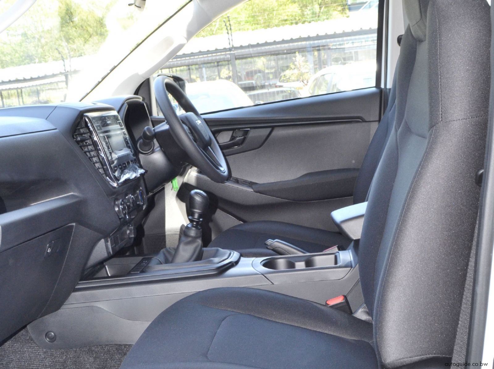 2025 Isuzu D-Max pictures