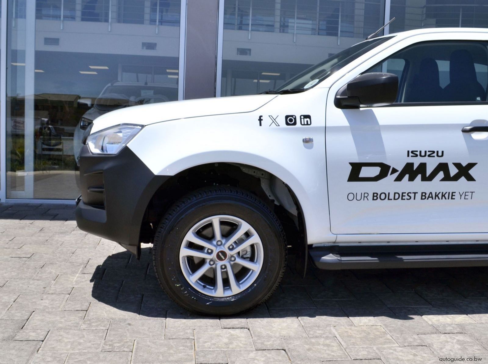 2025 Isuzu D-Max pictures