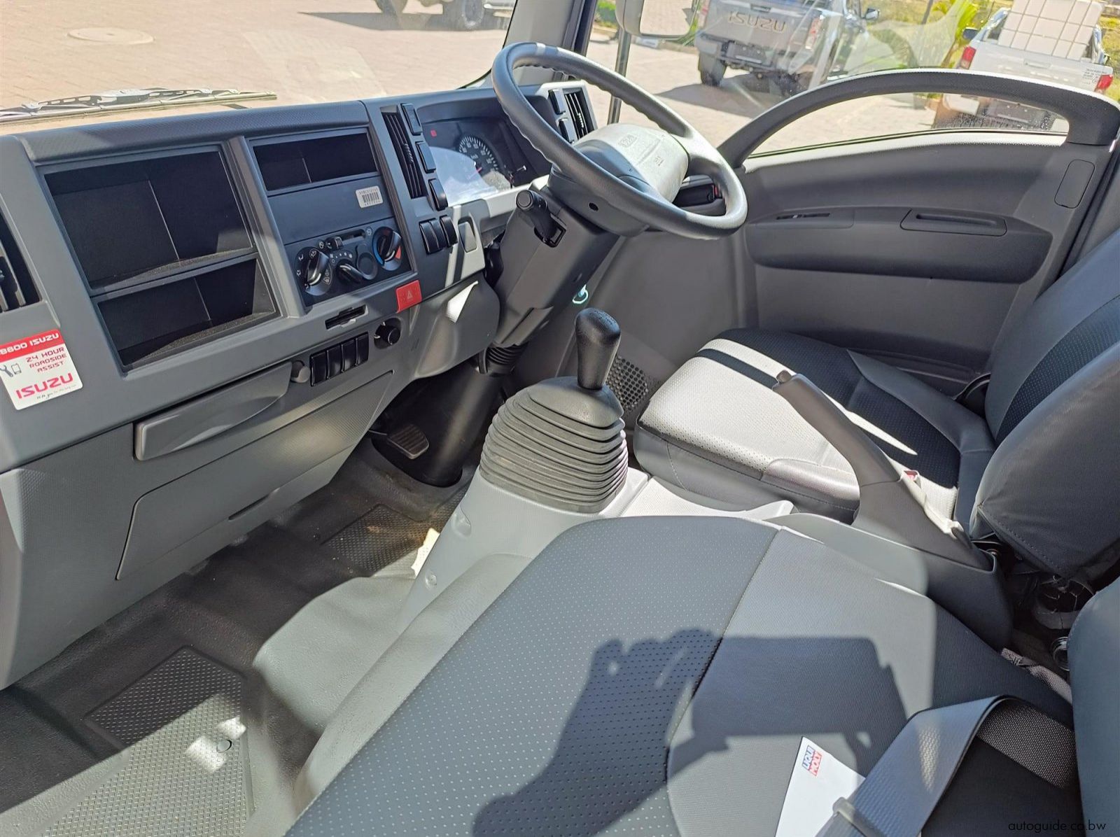 2022 Isuzu NLR 150 pictures