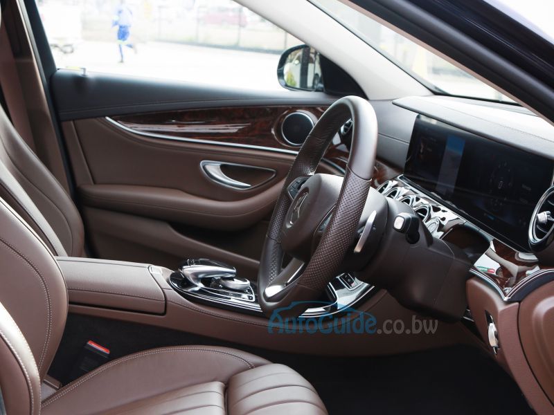 2016 Mercedes-Benz E350d photo