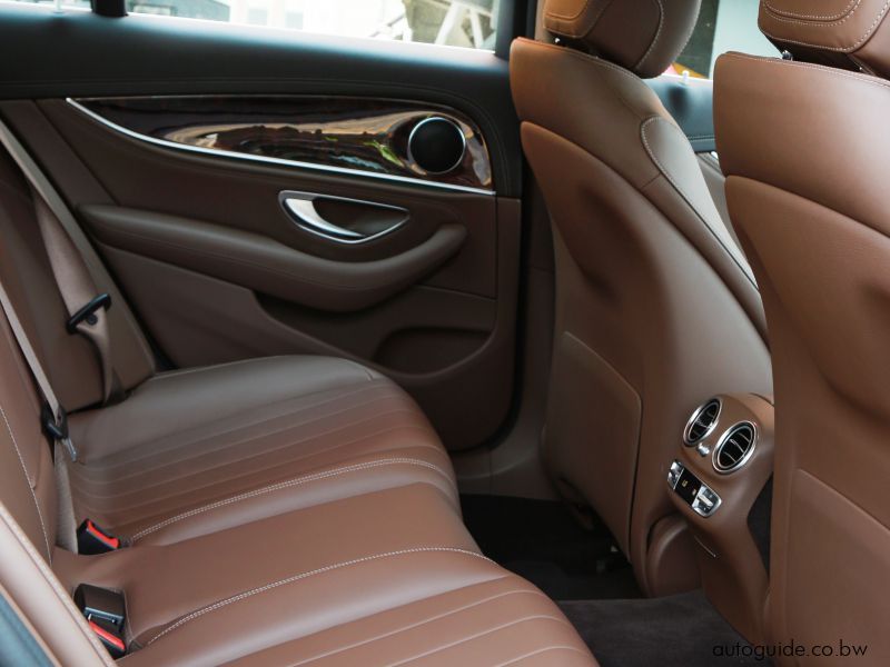 2016 Mercedes-Benz E350d photo