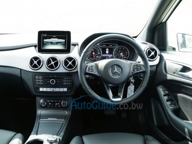 2017 Mercedes-Benz B200 photo