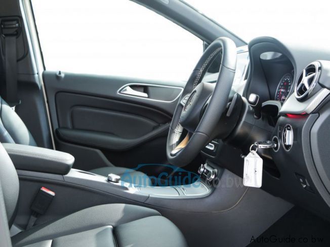 2017 Mercedes-Benz B200 photo