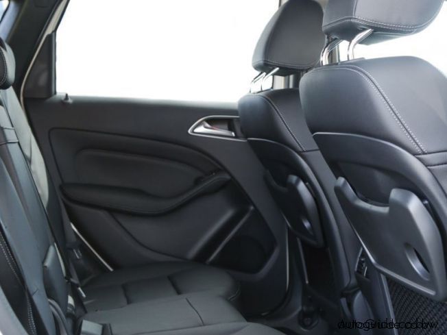 2017 Mercedes-Benz B200 photo