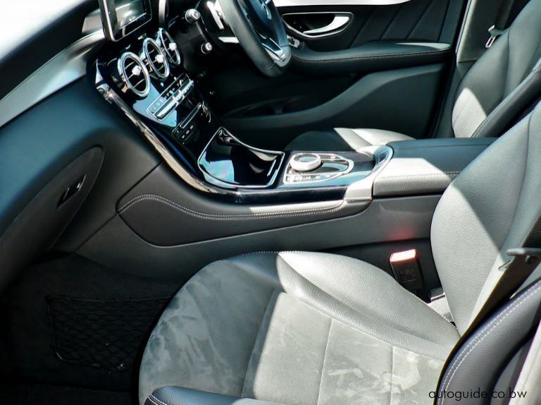 2016 Mercedes-Benz GLC 250 pictures