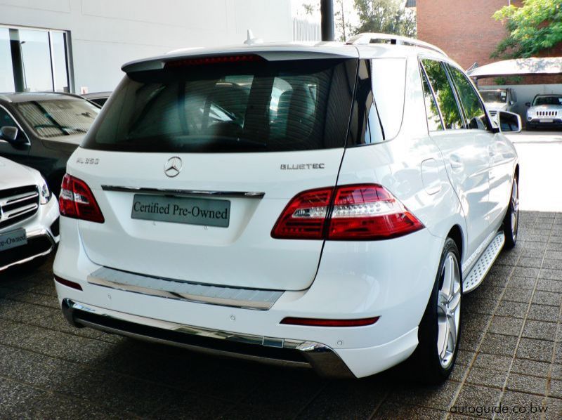 2015 Mercedes-Benz ML 350D pictures