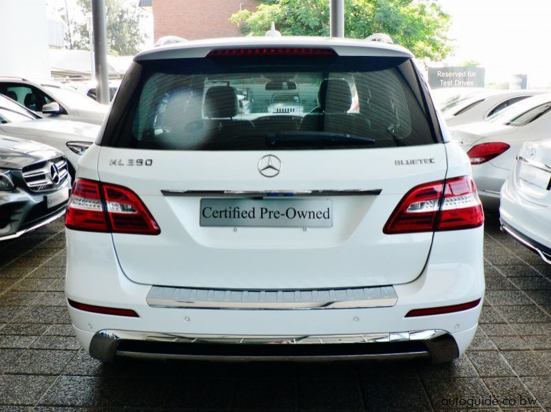 2015 Mercedes-Benz ML 350D pictures