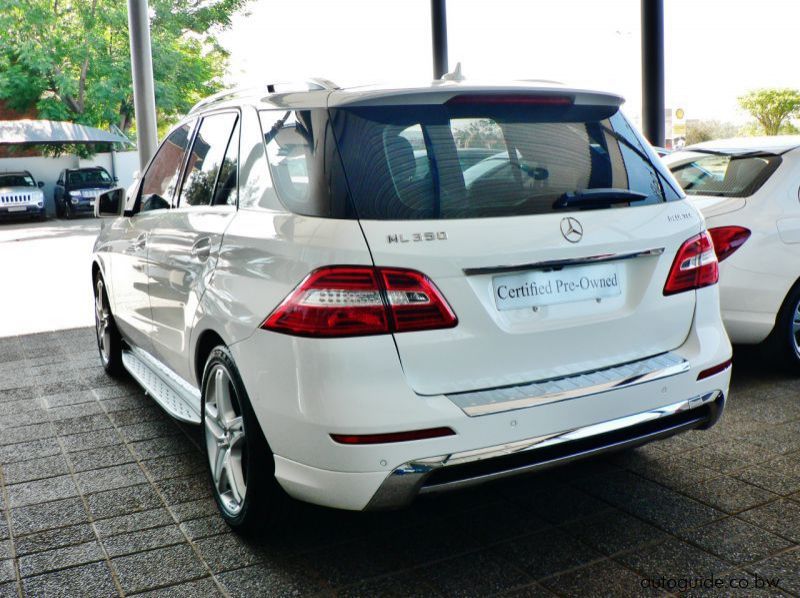 2015 Mercedes-Benz ML 350D pictures