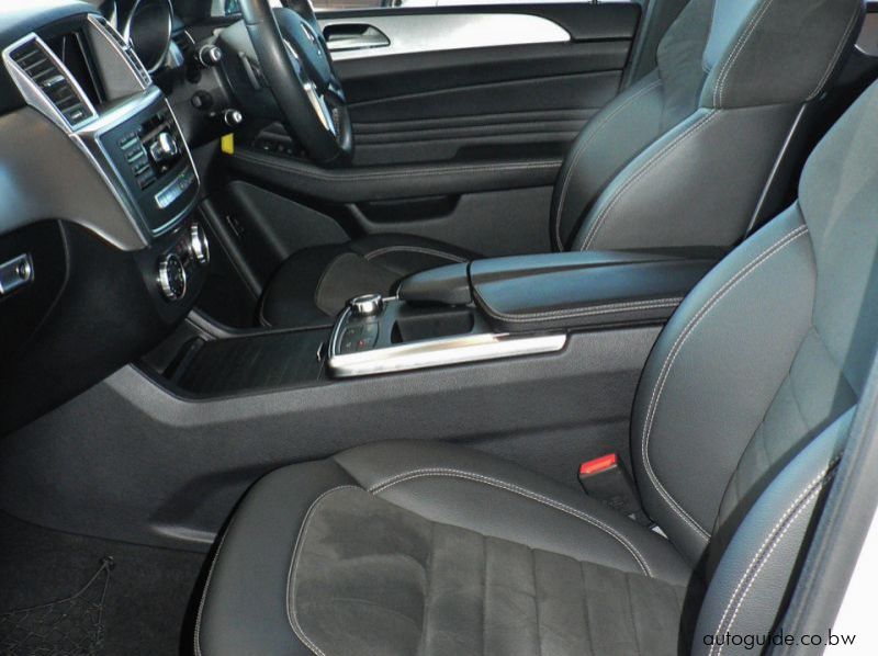 2015 Mercedes-Benz ML 350D pictures