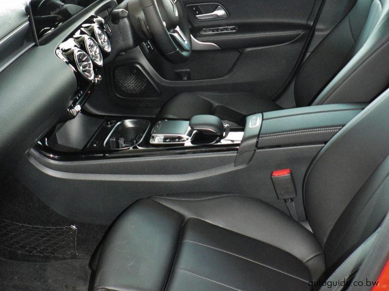 2019 Mercedes-Benz A200 pictures