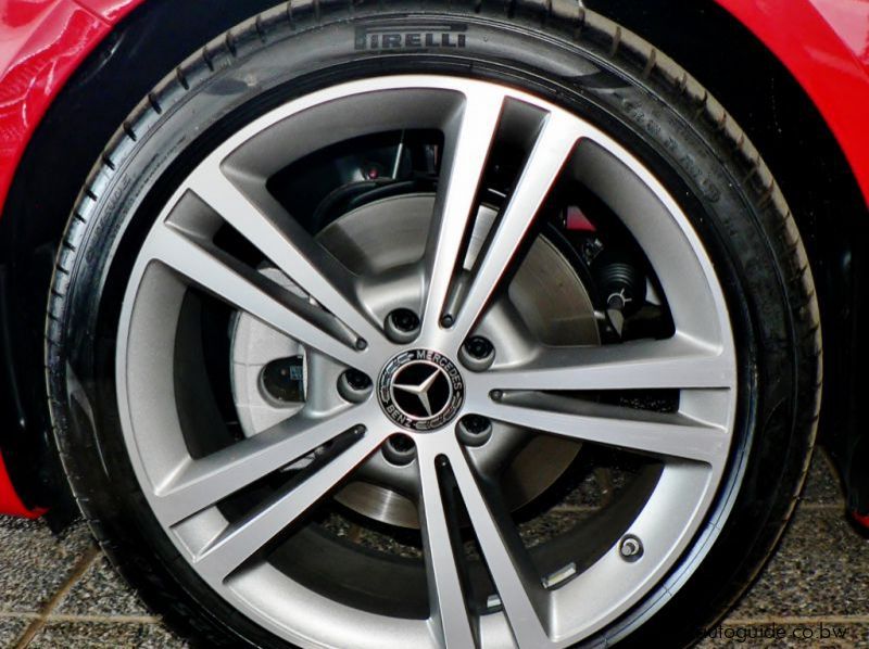 2019 Mercedes-Benz A200 pictures