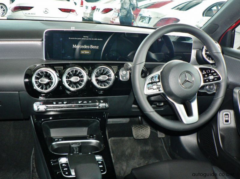 2019 Mercedes-Benz A200 pictures