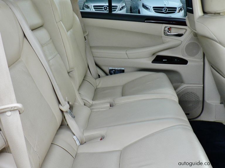 2013 Lexus LX 570 pictures