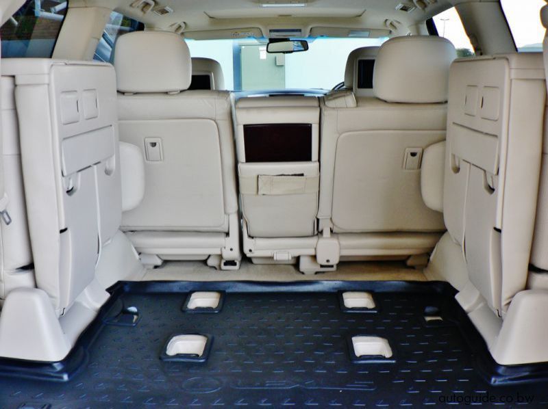 2013 Lexus LX 570 pictures