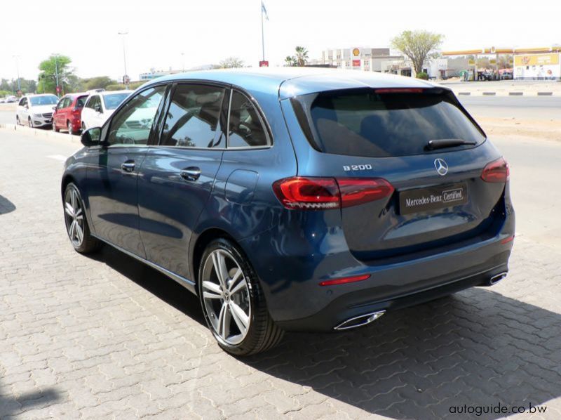 2019 Mercedes-Benz B200 pictures