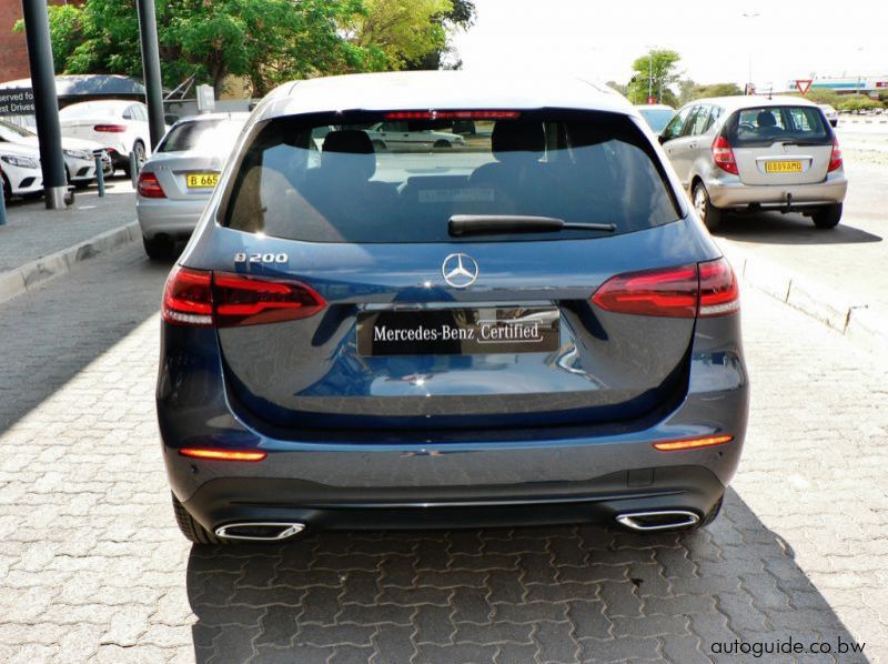 2019 Mercedes-Benz B200 pictures