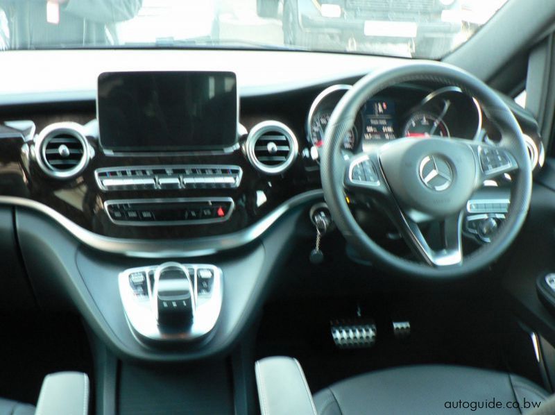2017 Mercedes-Benz Viano V220 D pictures