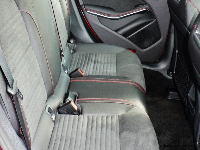 2019 Mercedes-Benz CLA 200 AMG pictures